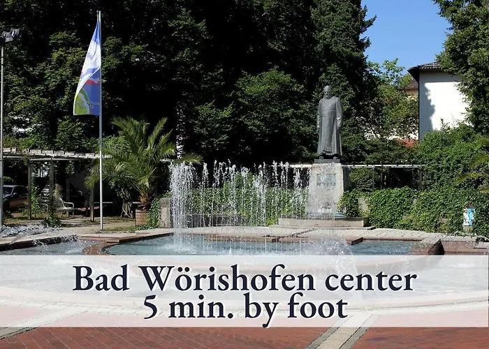 Hallo!-apartment 8: Cozy City Center With Sunny Balcony Apartment