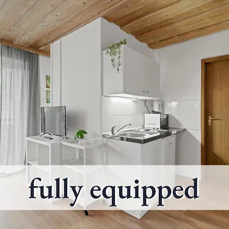 Hallo!-apartment 8: Cozy City Center With Sunny Balcony *