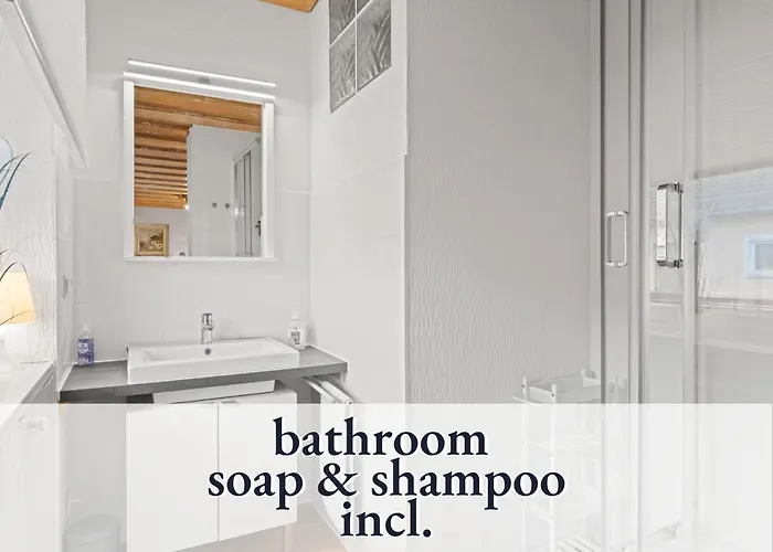 Sehr Gemütliche Ferienwohnung In Bester Lage Mit Großem Sonnenbalkon L Innenstadtnähe L 1 Minute Zum Bahnhof L Küche L Tv L Free-wlan L Willkommen Im Hallo!-apartment 8 Apartment *